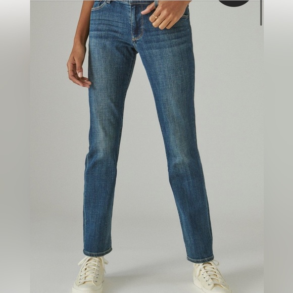 Mid Rise Sweet Straight Lucky Brand Jeans NWT - Picture 2 of 11